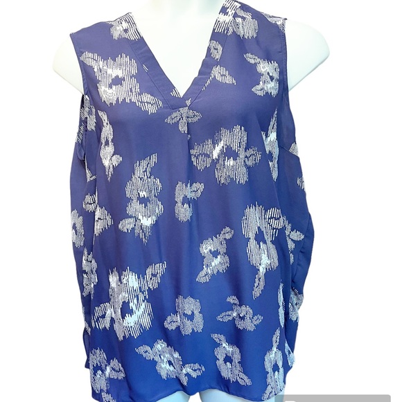 Violet + Claire Blue and White Print Sleeveless Blouse - Picture 1 of 7